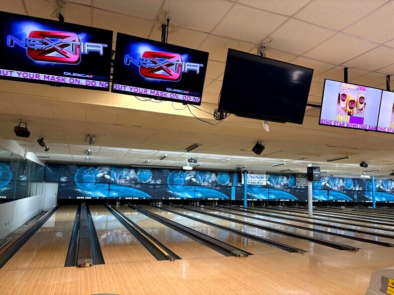 More Photos Of 4180 Pinkston St, Beaumont Bowling Alley For Sale