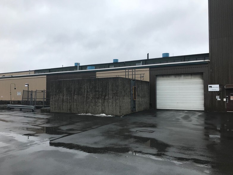 Primary Photo Of 2622 7th Ave, Watervliet Manufacturing For Lease