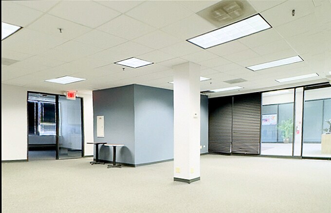 More Photos Of 1400 S Wolf Rd, Wheeling Office For Sale