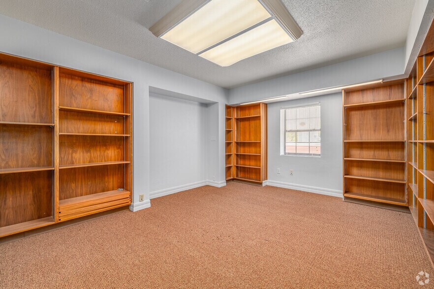 More Photos Of 305 SE 2nd Ave, Gainesville Office For Lease