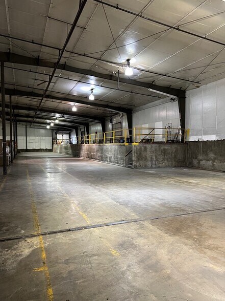 More Photos Of 410 Hamilton Rd, Bossier City Distribution For Lease