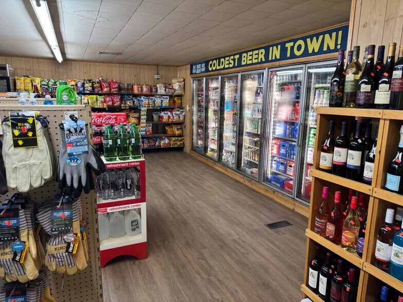 More Photos Of 192 Oakfield Smyrna Rd, Oakfield Convenience Store For Sale