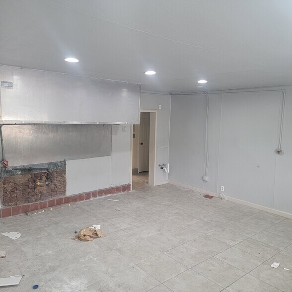 More Photos Of 1303 Carlson, Richmond Storefront Retail Residential For Sale