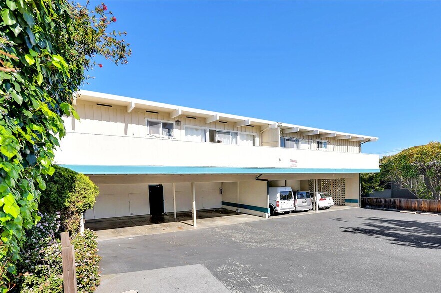 More Photos Of 6 Garden Ct, Belmont Apartments For Sale