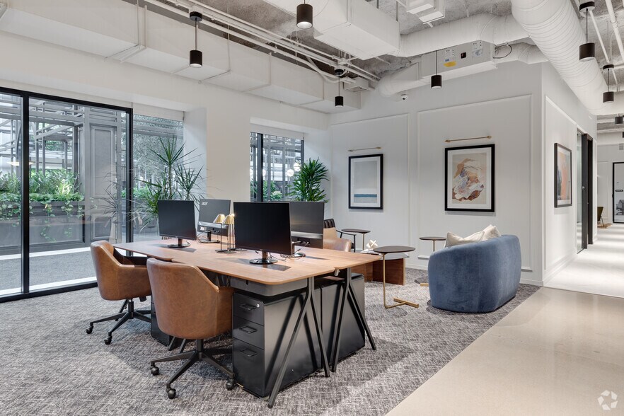 More Photos Of 3200 E Camelback Rd, Phoenix Coworking Space