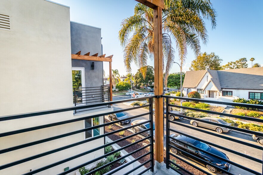 More Photos Of 5014 Pickford St, Los Angeles Apartments For Sale