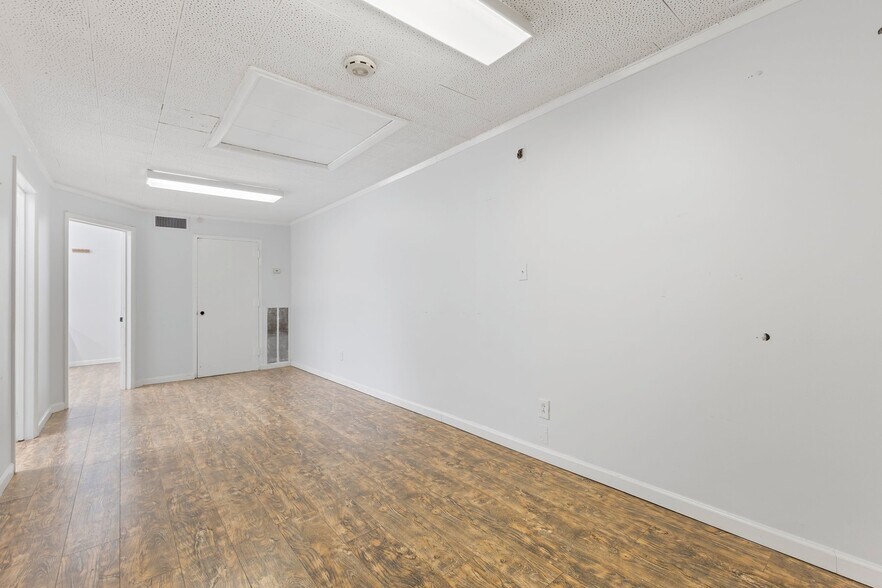 More Photos Of 1453 Pennsylvania Ave SE, Washington Storefront Retail Office For Lease