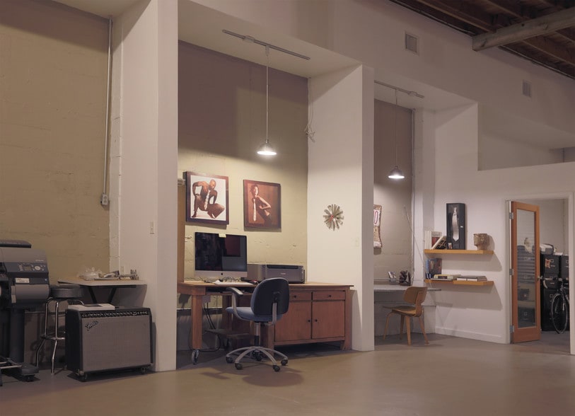 More Photos Of 1935 1st Ave S, Saint Petersburg Office For Lease
