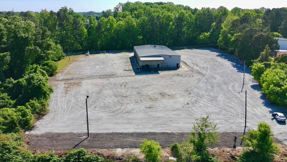 More Photos Of 4490 Bowman Industrial Ct, Conley Service For Lease