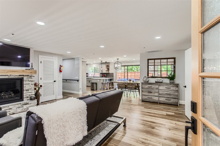 More Photos Of 8955 SW Club Meadow Ln, Portland Continuing Care Retirement Community For Sale