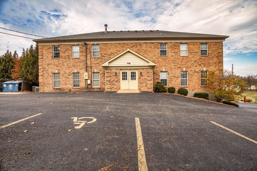 More Photos Of 116 Cliff Cave Rd, Saint Louis Office For Lease