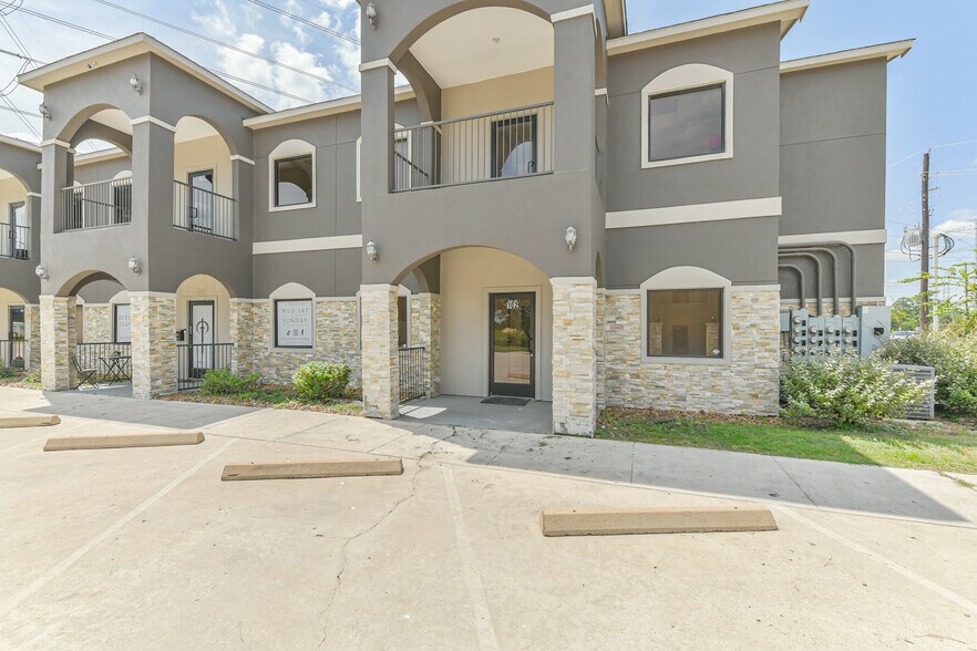 More Photos Of 20550 Townsen Blvd, Humble Office For Sale