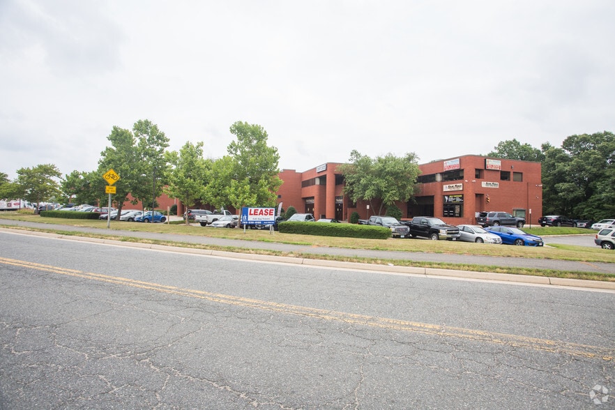 More Photos Of 8241 Backlick Rd, Lorton Unknown For Lease