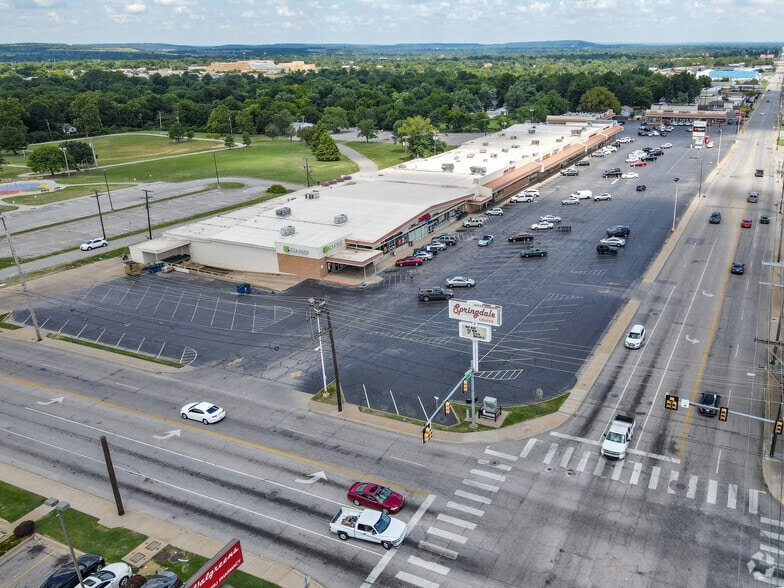 More Photos Of 1520-1616 N Lewis Ave, Tulsa Unknown For Lease