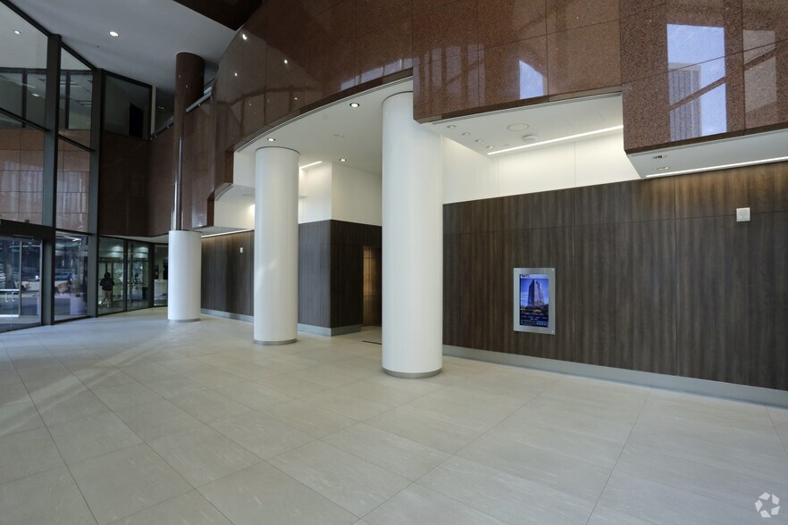 More Photos Of 1 World Trade Ctr, Long Beach Office For Lease