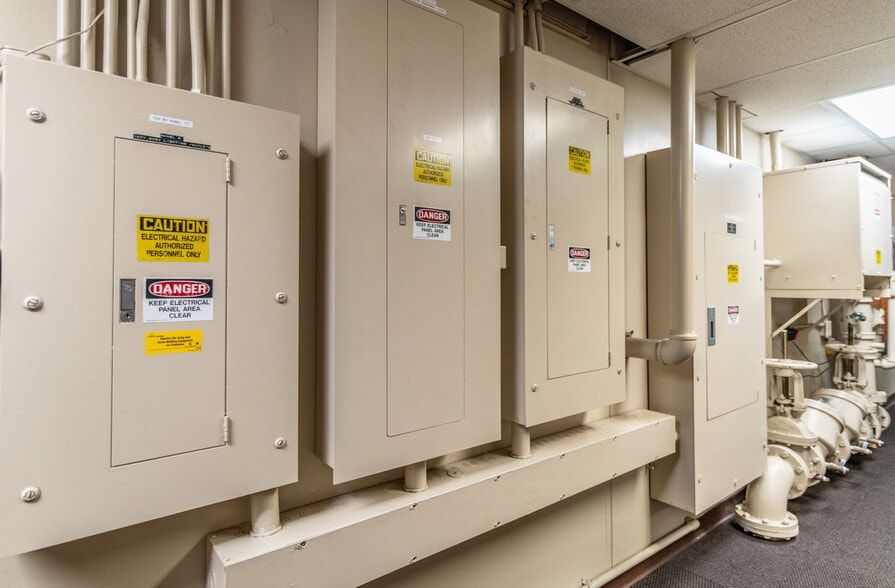 More Photos Of 107 SW Columbia St, Bend Flex For Sale