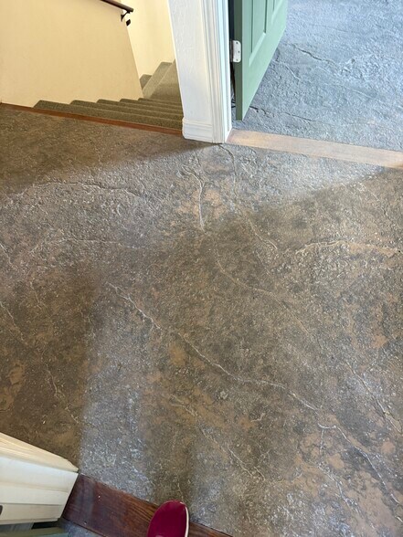 More Photos Of 1431 Anderson Rd, Montrose Warehouse For Lease