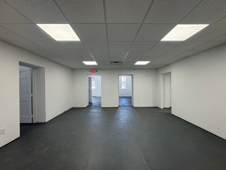 More Photos Of 1586 Paw Paw Ave, Benton Harbor Warehouse For Sale