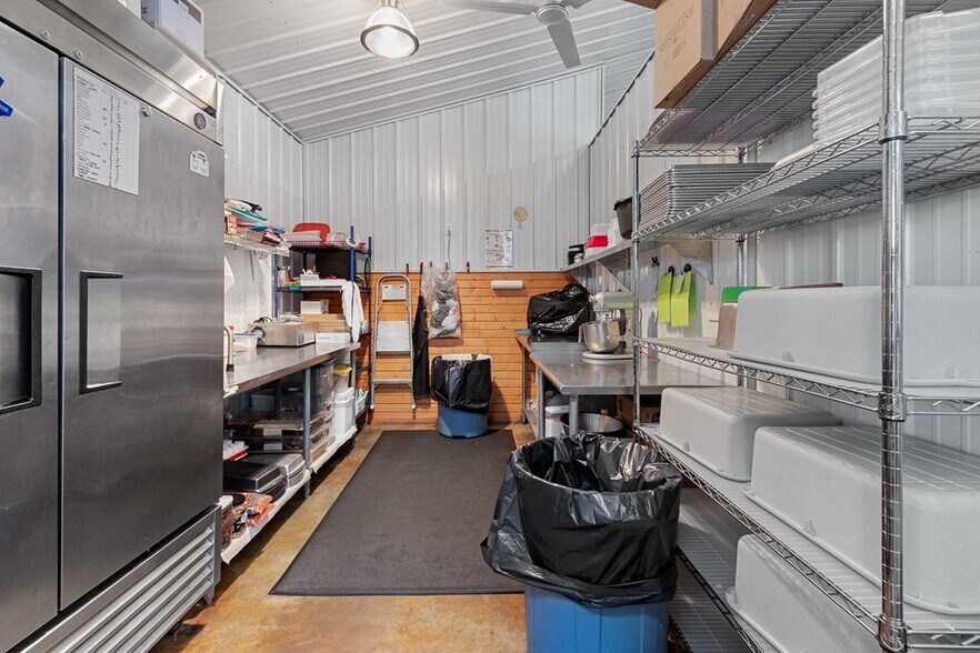 More Photos Of 6216 WI-42, Egg Harbor General Retail For Sale