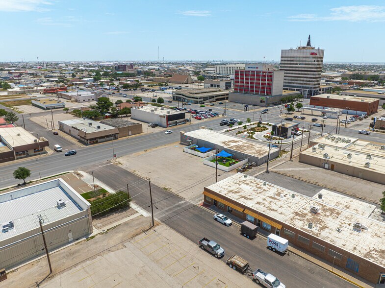 More Photos Of 815 N Grant St, Odessa Freestanding For Sale