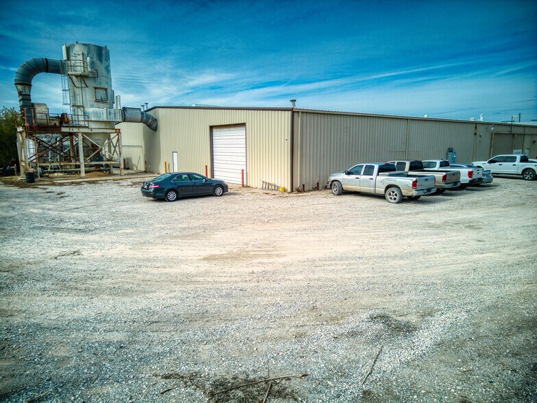 More Photos Of 600 Augustus St, Trenton Warehouse For Sale