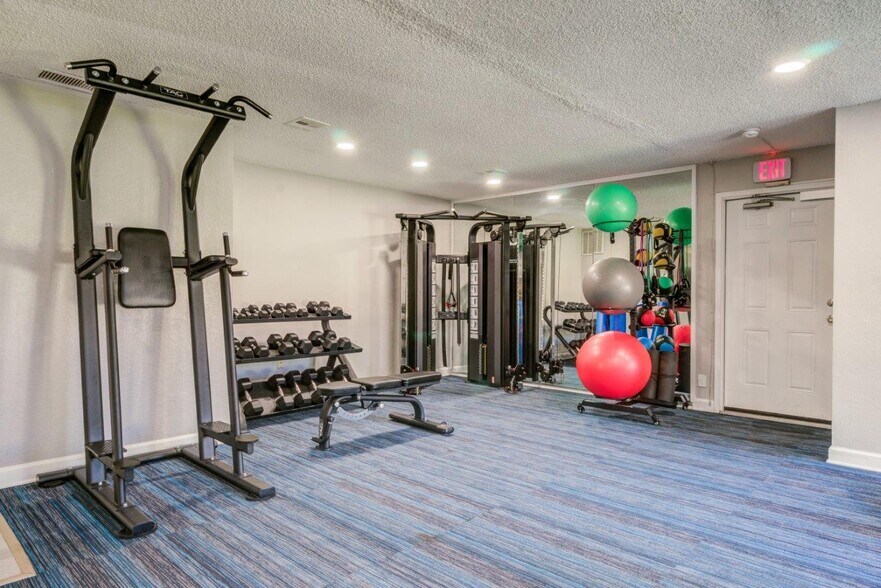 More Photos Of 16321 Bolesta Rd, Clearwater Apartments For Sale