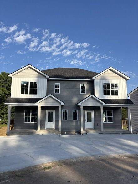 Primary Photo Of 407 Cook Dr, Clarksville Apartments For Sale