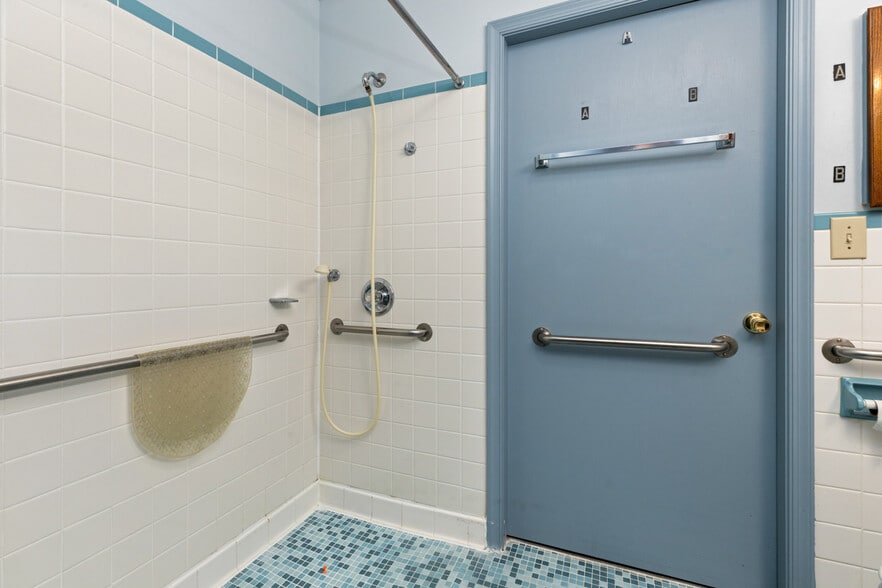 More Photos Of 218 Mill Rd, Woodstock Congregate Senior Housing For Sale