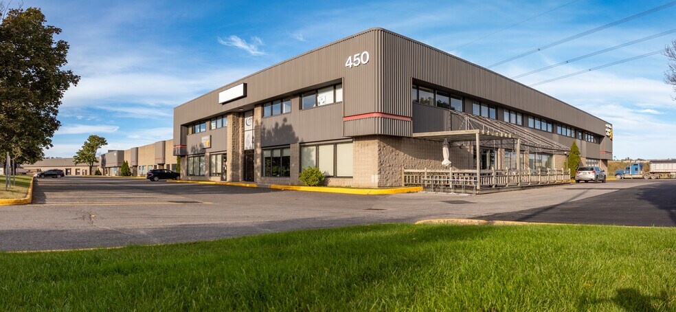 More Photos Of 450-500 Av Saint-Jean-Baptiste, Québec Distribution For Lease