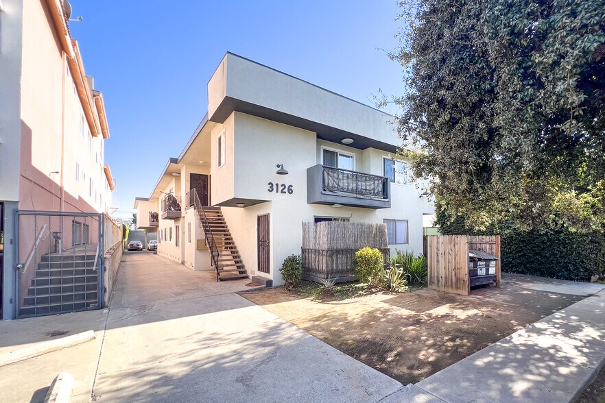 More Photos Of 3126 S Canfield Ave, Los Angeles Apartments For Sale