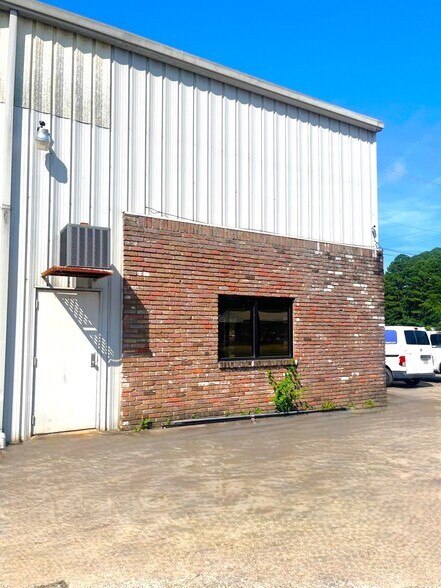 More Photos Of 1209 24th Ave, Bessemer Service For Sale