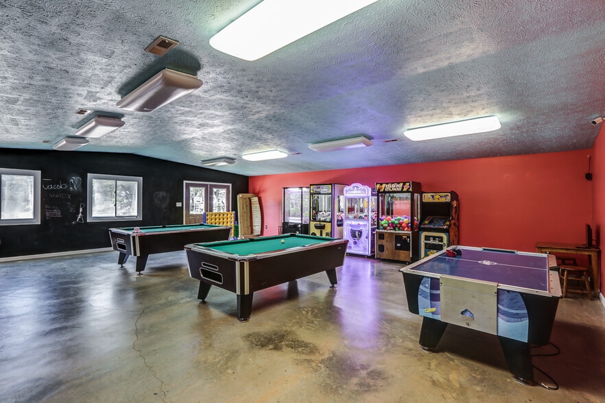 More Photos Of 1105 W Lake Rd, Spout Spring Trailer Camper Park For Sale