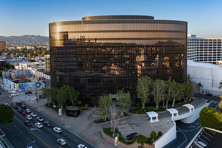 More Photos Of 8484 Wilshire Blvd, Beverly Hills Coworking Space