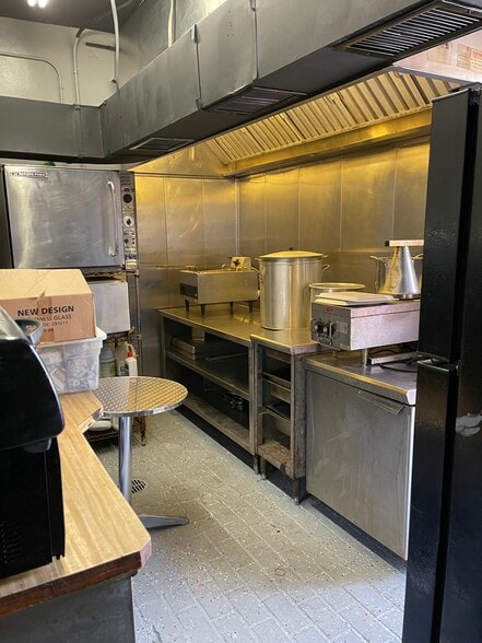 More Photos Of 5701 Johnson St, Hollywood Bar For Sale