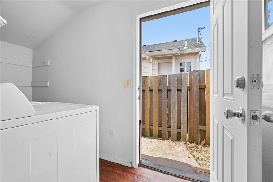 More Photos Of 1070 Deer Island Rd, Saint Helens Multifamily For Sale