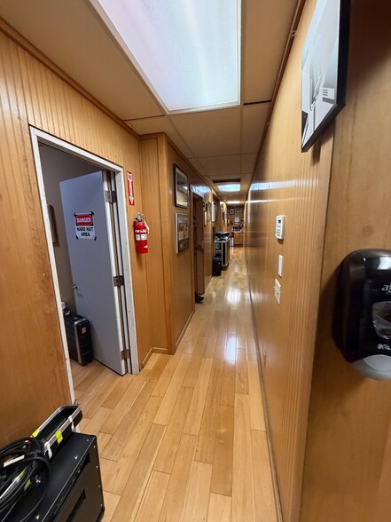 More Photos Of 4412 Whitsett Ave, Studio City Office For Sale