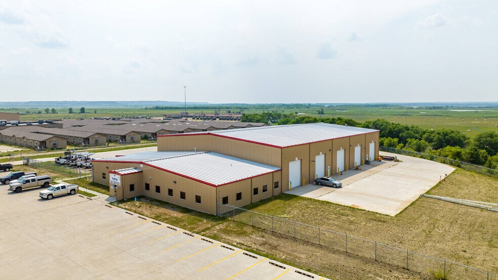 More Photos Of 611 37th Ave SE, Williston Warehouse For Sale