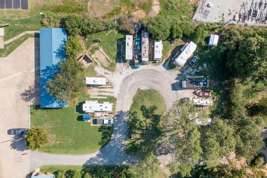 More Photos Of 2320 S Main St, Grove Multifamily For Sale