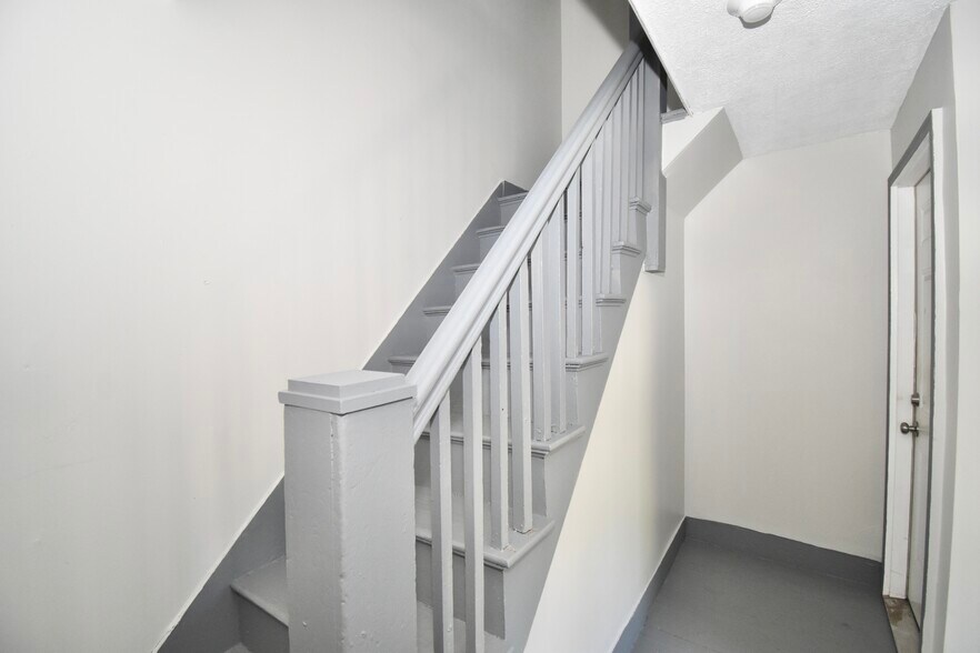 More Photos Of 855 Liberty St, Springfield Apartments For Sale