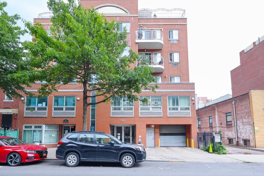 Primary Photo Of 863 50th St, Brooklyn Medical For Sale