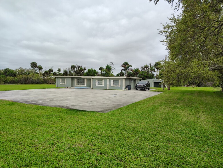Primary Photo Of 2401 W Midway Rd, Fort Pierce Office For Sale