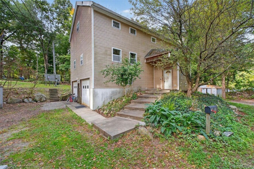 More Photos Of 3 Horsemens Trl, Cold Spring General Retail For Sale