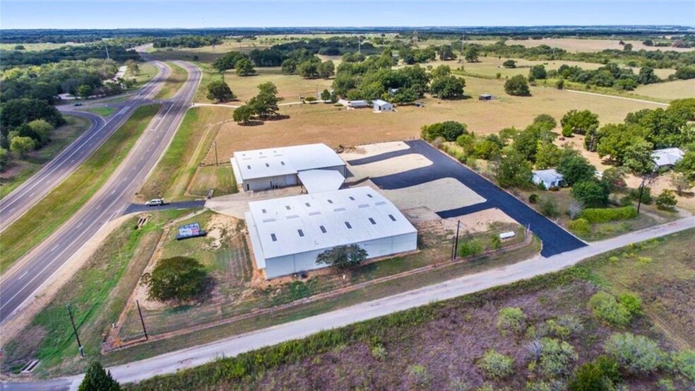 More Photos Of 4146 W US Highway 79, Rockdale Warehouse For Sale