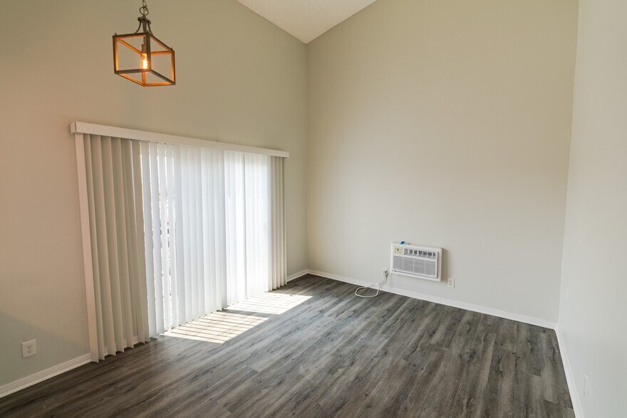 More Photos Of 311 S New Hampshire Ave, Los Angeles Apartments For Sale