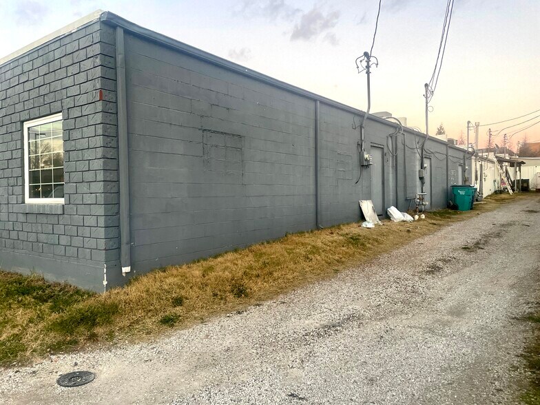 More Photos Of 3128-3134 E Sunshine St, Springfield Storefront Retail Office For Sale