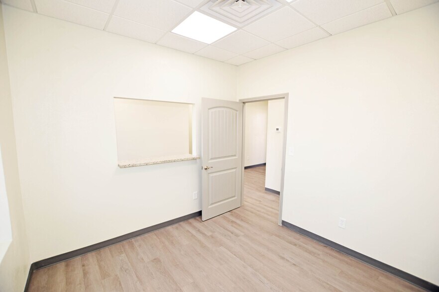 More Photos Of 1210 Edgewood ave, Odessa Industrial For Lease