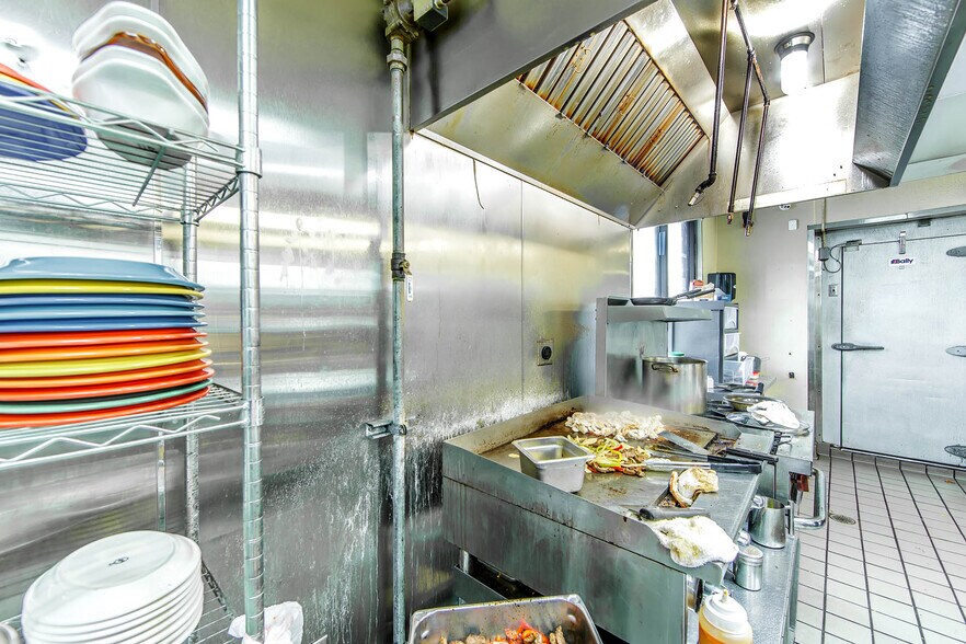 More Photos Of 1655 Saint Mary St, Thibodaux Flex For Sale