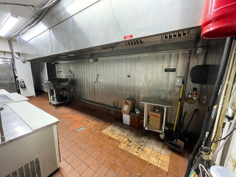 More Photos Of 5933-43 El Cajon Blvd, San Diego Storefront Retail Office For Sale