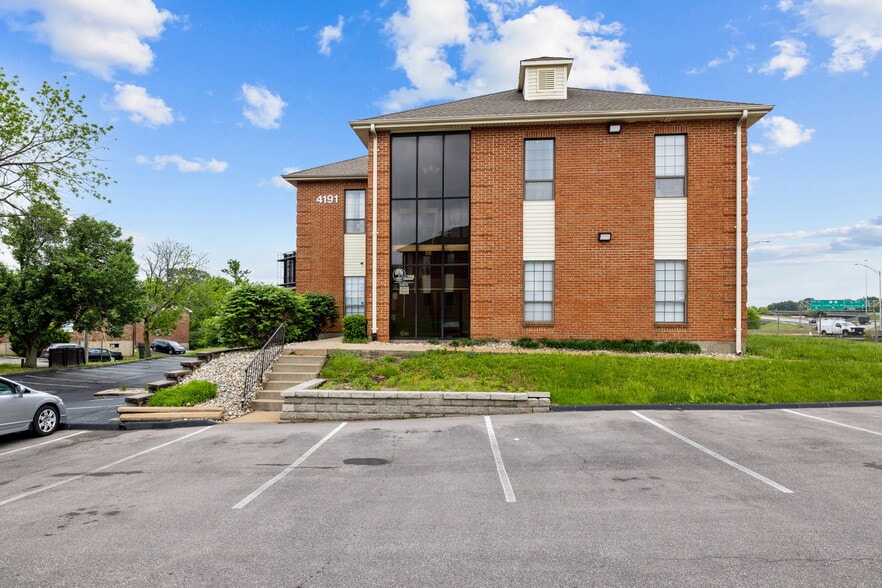 More Photos Of 4171-4193 Crescent Dr, Saint Louis Medical For Sale