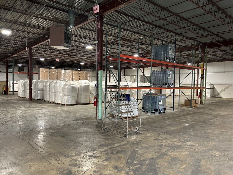 More Photos Of 4211 Engle Rd, Fort Wayne Warehouse For Lease